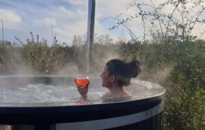 Apartament z Jacuzzi w Pokoju Ustka