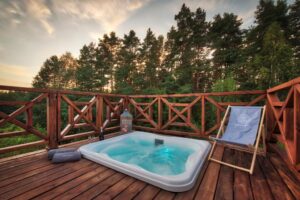 Domek z Jacuzzi Warmia Resort Mazury