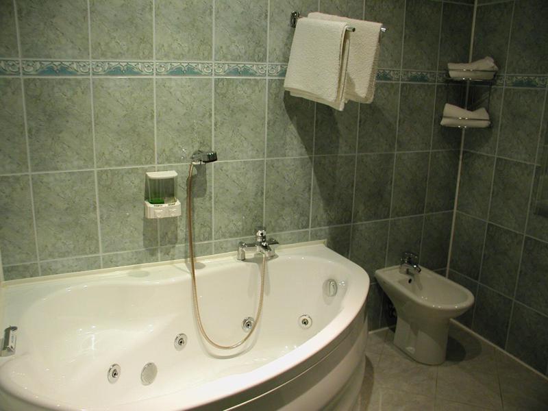 Hotel Restauracja Tawerna Gliwice z Hydromasażem w Pokoju Hotel Restauracja Tawerna Gliwice z Hydromasażem w Pokoju