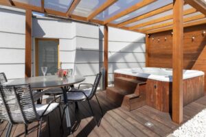 Apartament z Jacuzzi w Pokoju Gdynia