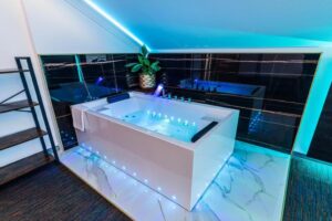 Pokój Hotel z Jacuzzi Glamour Przeźmierowo